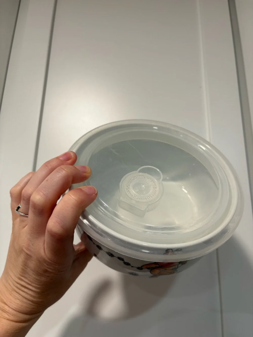 NEW Disney's Winnie the Pooh Bowl with Lid